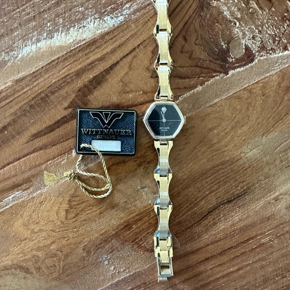 Vintage Woman’s Wittnauer Geneva Gold and Black Watch - Picture 3 of 5